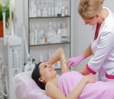 Laser Hair Removal: What a Cosmetic Dermatologist Checks Before You Start