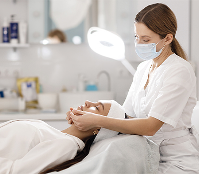 Choosing the Right Dermatologist: A Guide to Skin, Hair, and Cosmetic Treatments